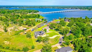 5523 Lakeshore Court - Photo 1