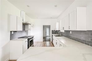 1336 E Maddox Avenue - Photo 1
