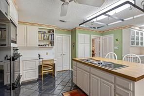 833 Kingston Drive - Photo 10