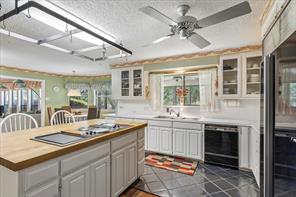 833 Kingston Drive - Photo 11