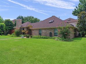 2204 Cardinal Drive - Photo 2