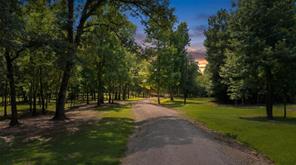 18 CR 2337 - Photo 2
