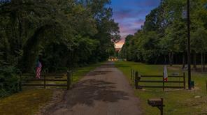 18 CR 2337 - Photo 8