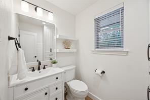 208 E 7th Street - Photo 13