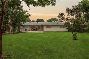 208 E 7th Street - Photo 19