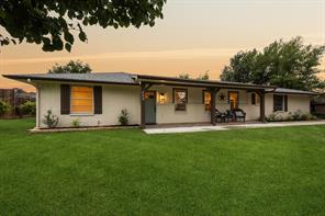 208 E 7th Street - Photo 2