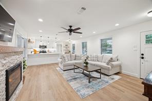 208 E 7th Street - Photo 4