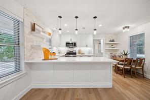 208 E 7th Street - Photo 7