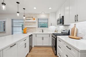 208 E 7th Street - Photo 9