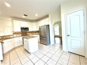 516 Hawken Drive - Photo 4