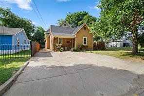 105 E Linden Street - Photo 1