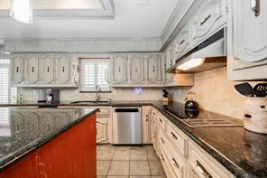 9511 Fallbrook Drive - Photo 16