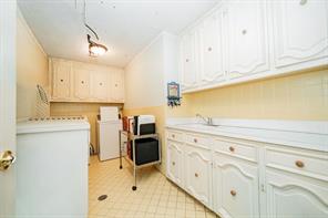 9511 Fallbrook Drive - Photo 32