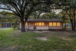 8412 County Road 4084 - Photo 1