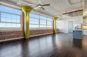 2600 W 7th Street - Photo 1