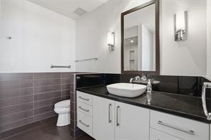 2600 W 7th Street - Photo 24