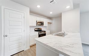 320 Maxine Court - Photo 3