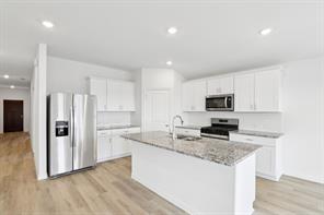 913 Angel Street - Photo 1