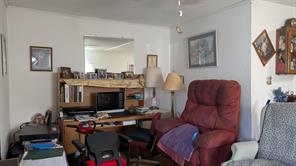 102 E Oak Avenue - Photo 8