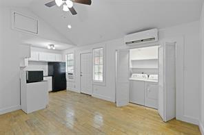 820 W 10th Street - Photo 11