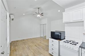 820 W 10th Street - Photo 4