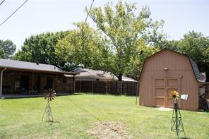 304 NW Suzanne Terrace - Photo 10