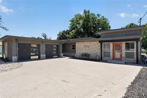 3913 Fairway Drive - Photo 2