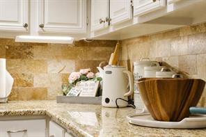 8909 Briarwood Drive - Photo 6