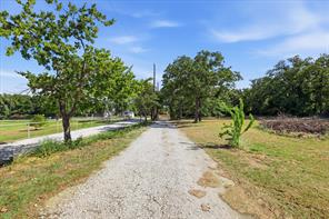 6901 Hawk Road - Photo 2