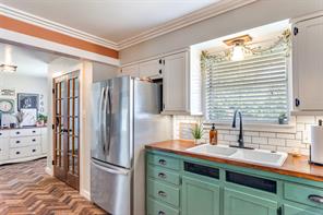 240 Smith Street - Photo 14