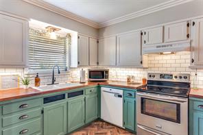 240 Smith Street - Photo 15