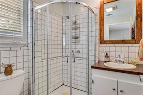 240 Smith Street - Photo 19