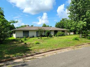 706 W Fourth - Photo 1