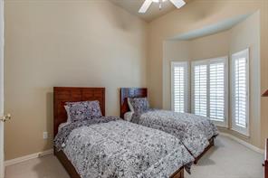 4636 Skyline Drive - Photo 15