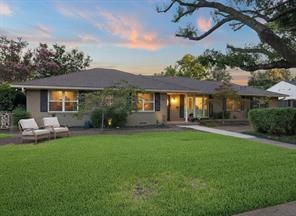 807 Clearwater Drive - Photo 1