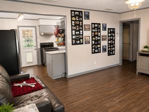 409 Poe Street - Photo 3