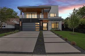 6718 Victoria Avenue - Photo 2
