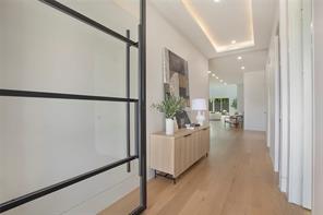 6718 Victoria Avenue - Photo 3