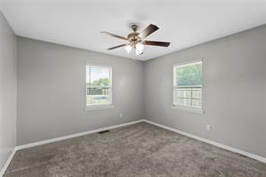 525 W 7th Street - Photo 14