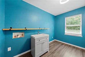 525 W 7th Street - Photo 18