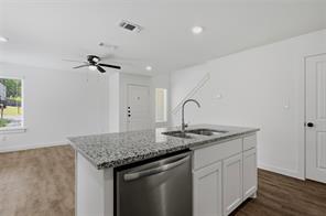 227 W Bond Street - Photo 10