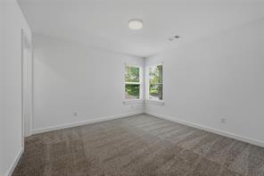 227 W Bond Street - Photo 16