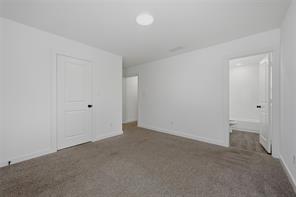 227 W Bond Street - Photo 17