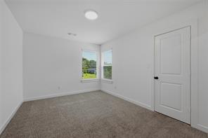 227 W Bond Street - Photo 19