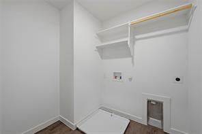 227 W Bond Street - Photo 22
