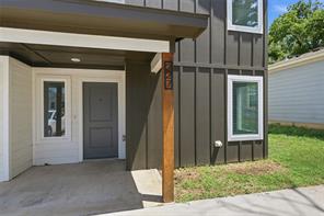 227 W Bond Street - Photo 4