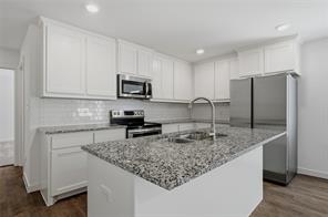 227 W Bond Street - Photo 8