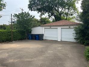 9428 Forest Hills Boulevard - Photo 11
