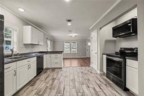 1305 S Robinson Drive - Photo 6