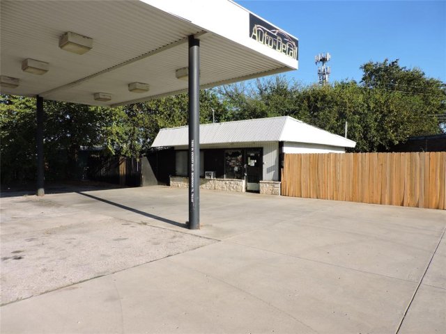 7385 W Vickery Boulevard